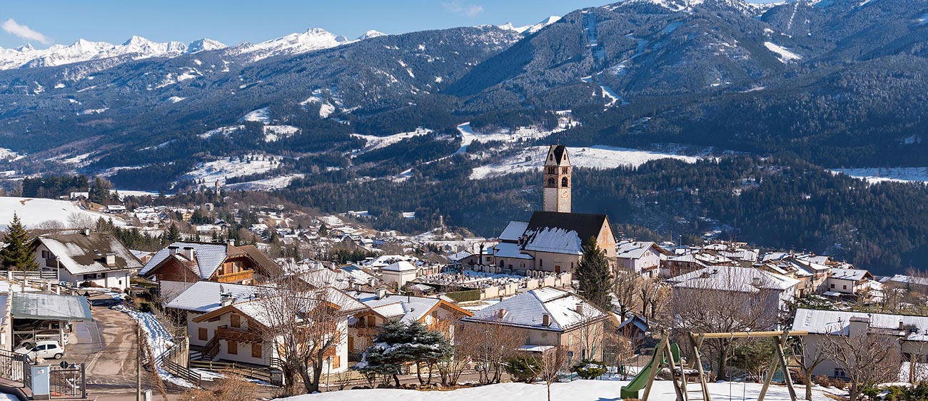 Vista invernale su Carano