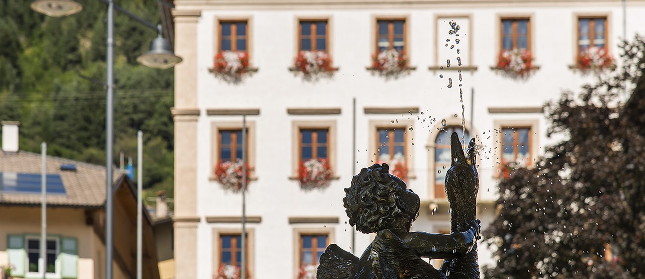 Der Springbrunnen des Dorfes Tesero